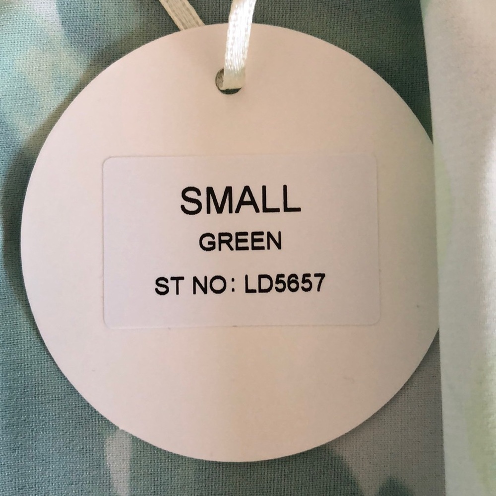 Luxxel NWT S Green & White Wrap Dress with Ruffles - Picture 4 of 8